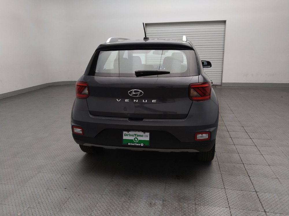 Used 2025 Hyundai Venue SEL FWD image 7