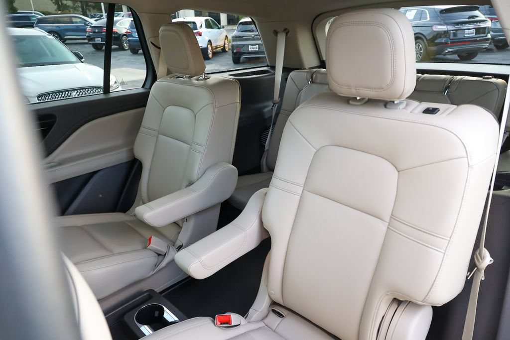 Used 2022 Lincoln Aviator AWD w/ Premium Package image 35