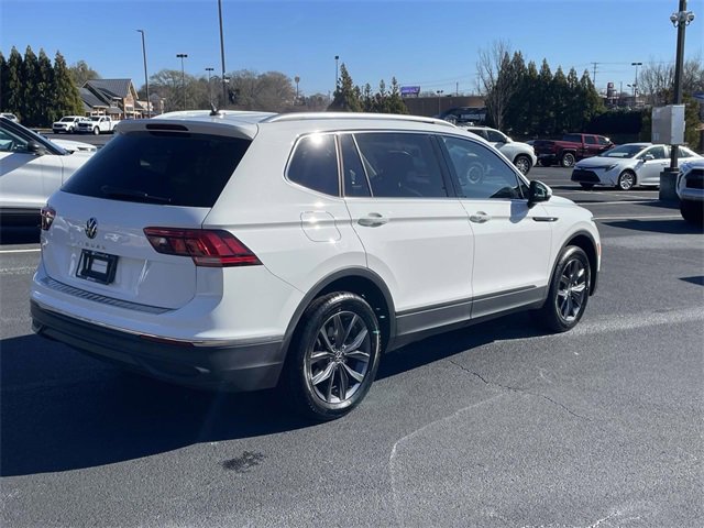 Used 2022 Volkswagen Tiguan SE image 6