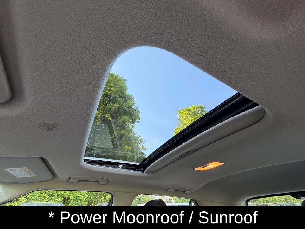 Used 2023 Hyundai Venue SEL w/ Cargo Package FWD image 20