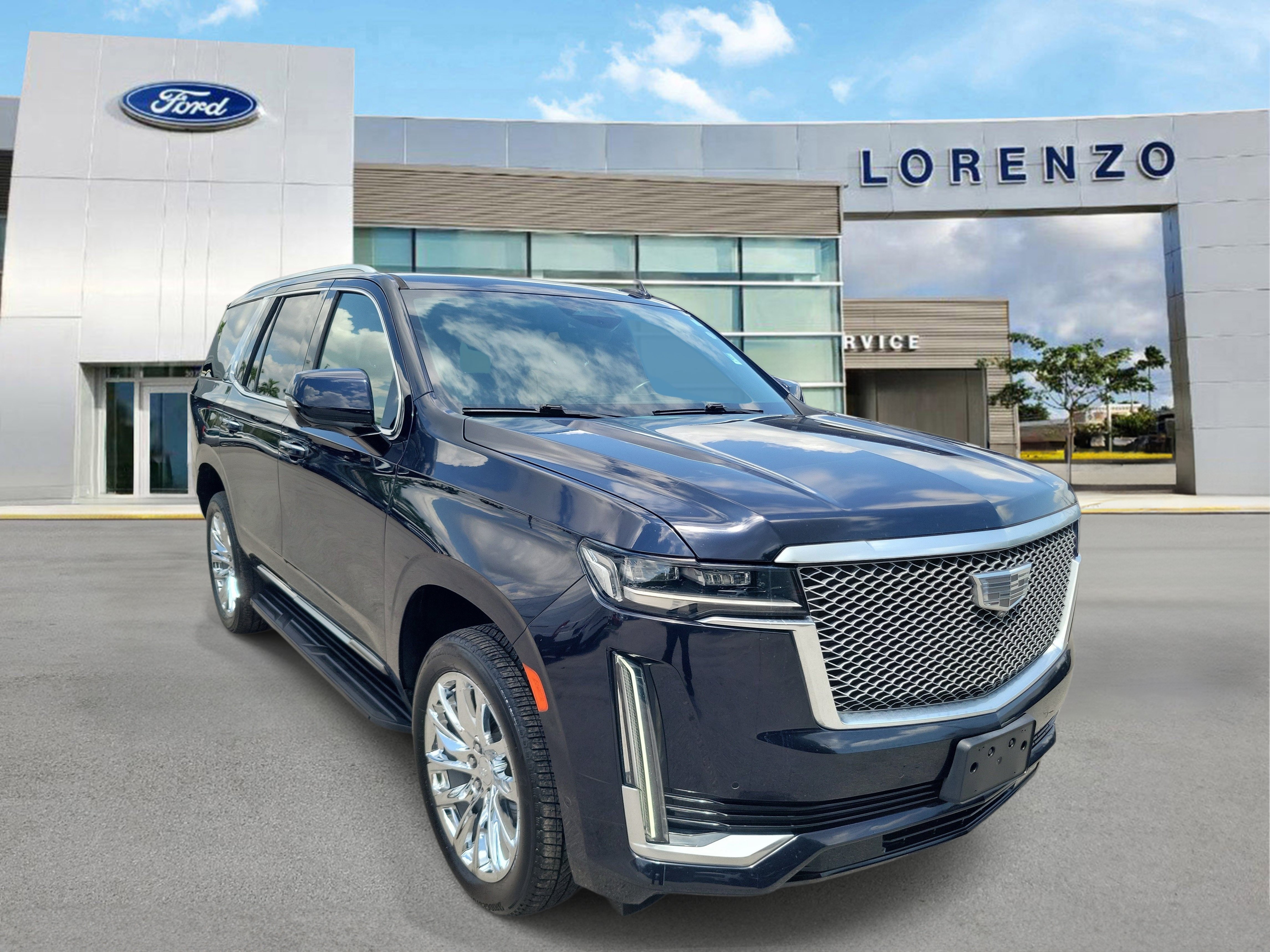 Used 2023 Cadillac Escalade Premium Luxury w/ LPO, Radiant Package AWD/4WD image 3
