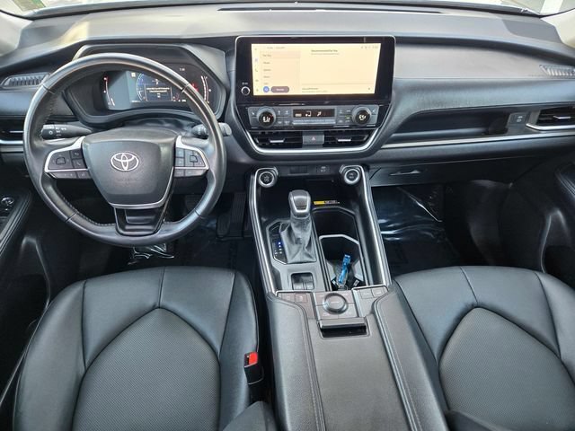 Certified 2025 Toyota Grand Highlander AWD image 11