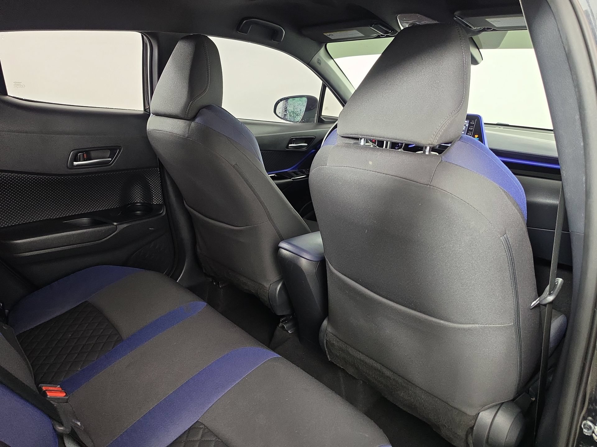Used 2021 Toyota C-HR XLE FWD image 38