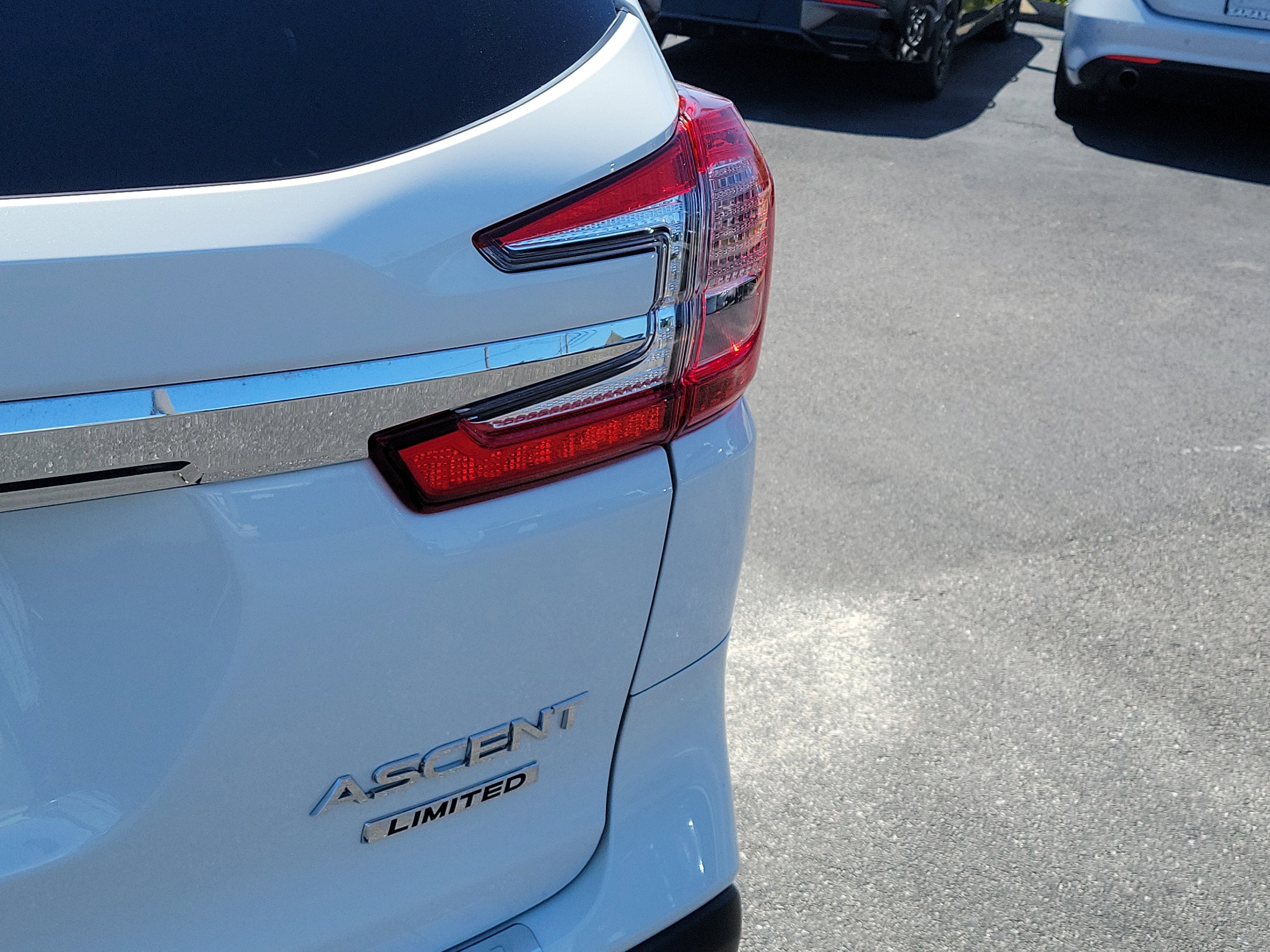 Used 2024 Subaru Ascent Limited w/ Technology Package image 11