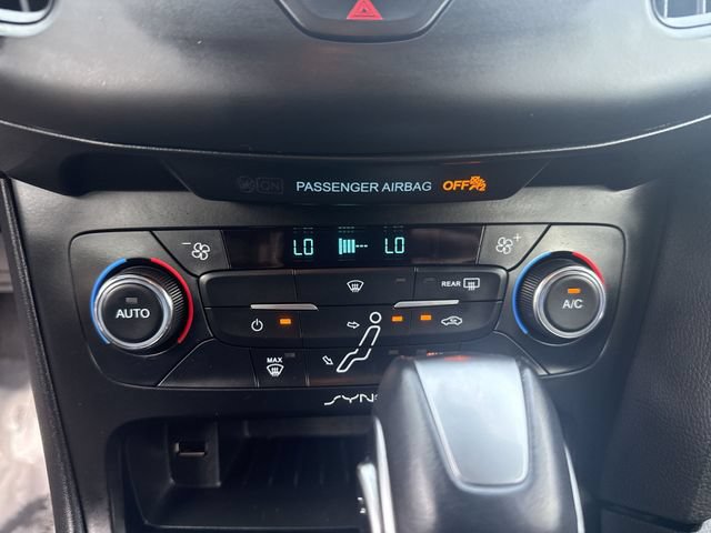 Used 2016 Ford Focus SE FWD image 19