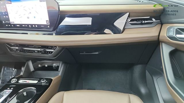 Used 2025 Audi Q6 e-tron Premium w/ Convenience Package image 36