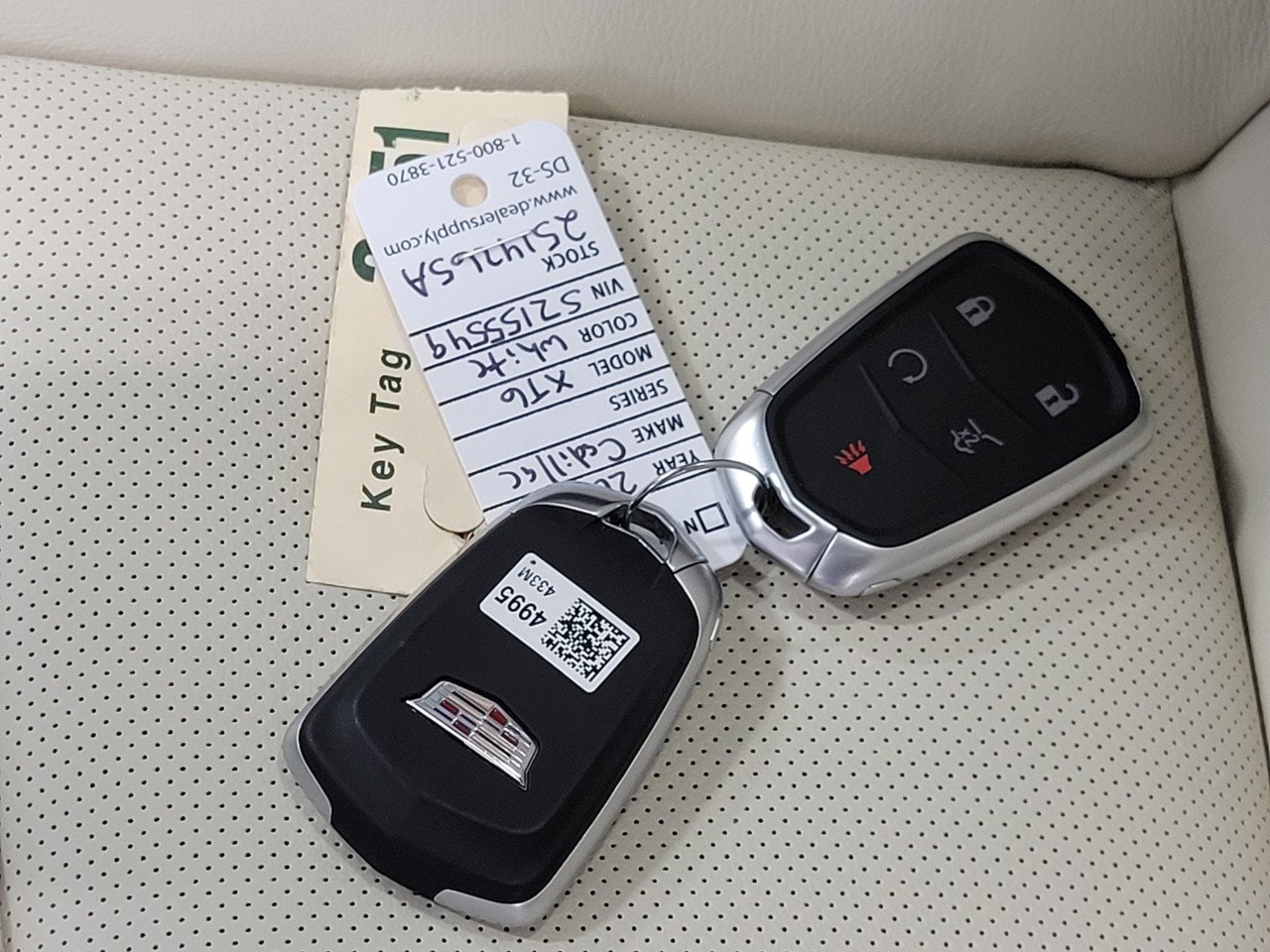 Certified 2025 Cadillac XT6 Sport w/ LPO, Floor Liner Package image 30