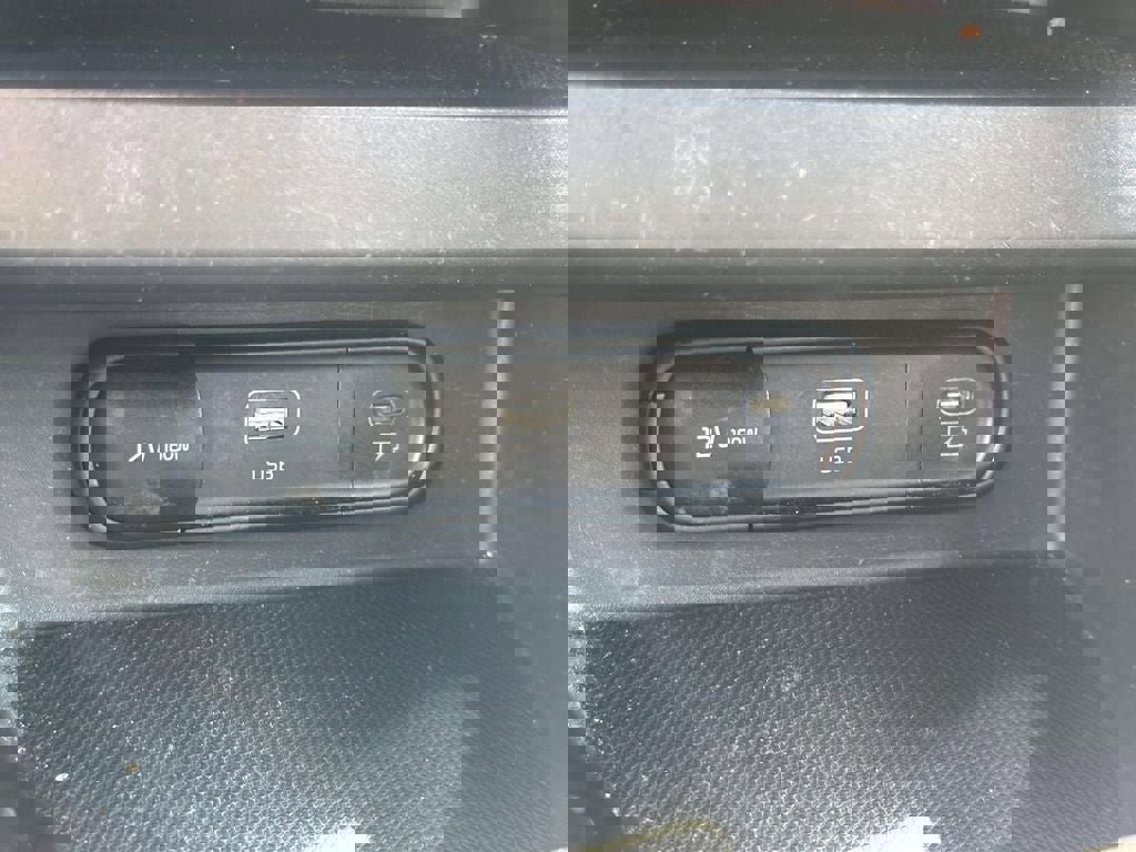 Certified 2025 Kia Seltos S AWD/4WD image 23