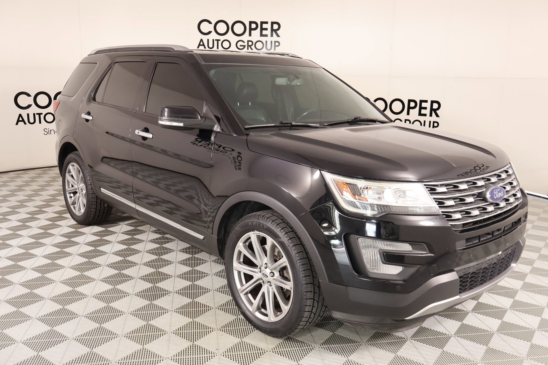 Used 2017 Ford Explorer Limited AWD/4WD image 1