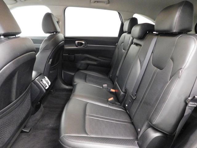 Used 2024 Kia Sorento S image 18