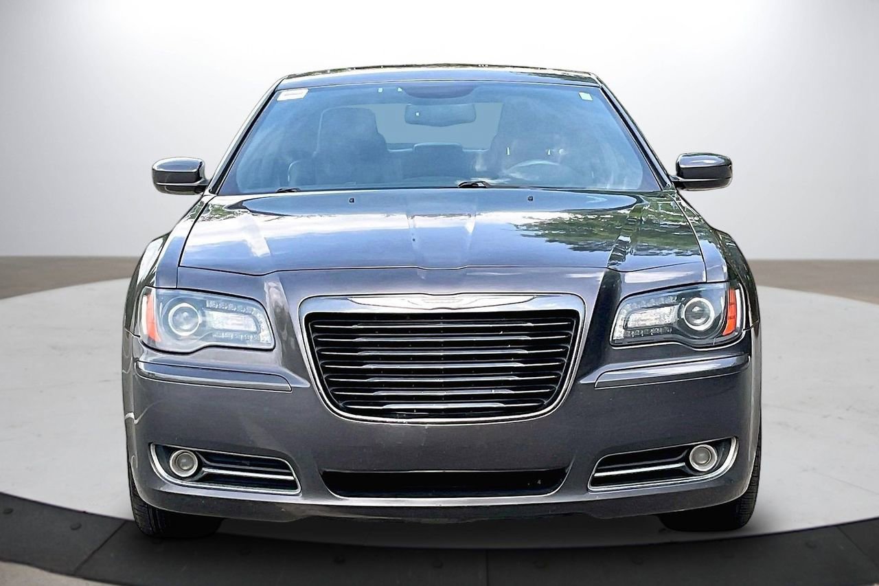 Used 2014 Chrysler 300 S RWD image 3