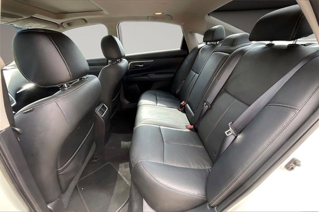 Used 2016 Nissan Altima 2.5 SL w/ Moonroof Package image 24