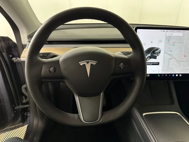 Used 2022 Tesla Model Y Long Range image 14