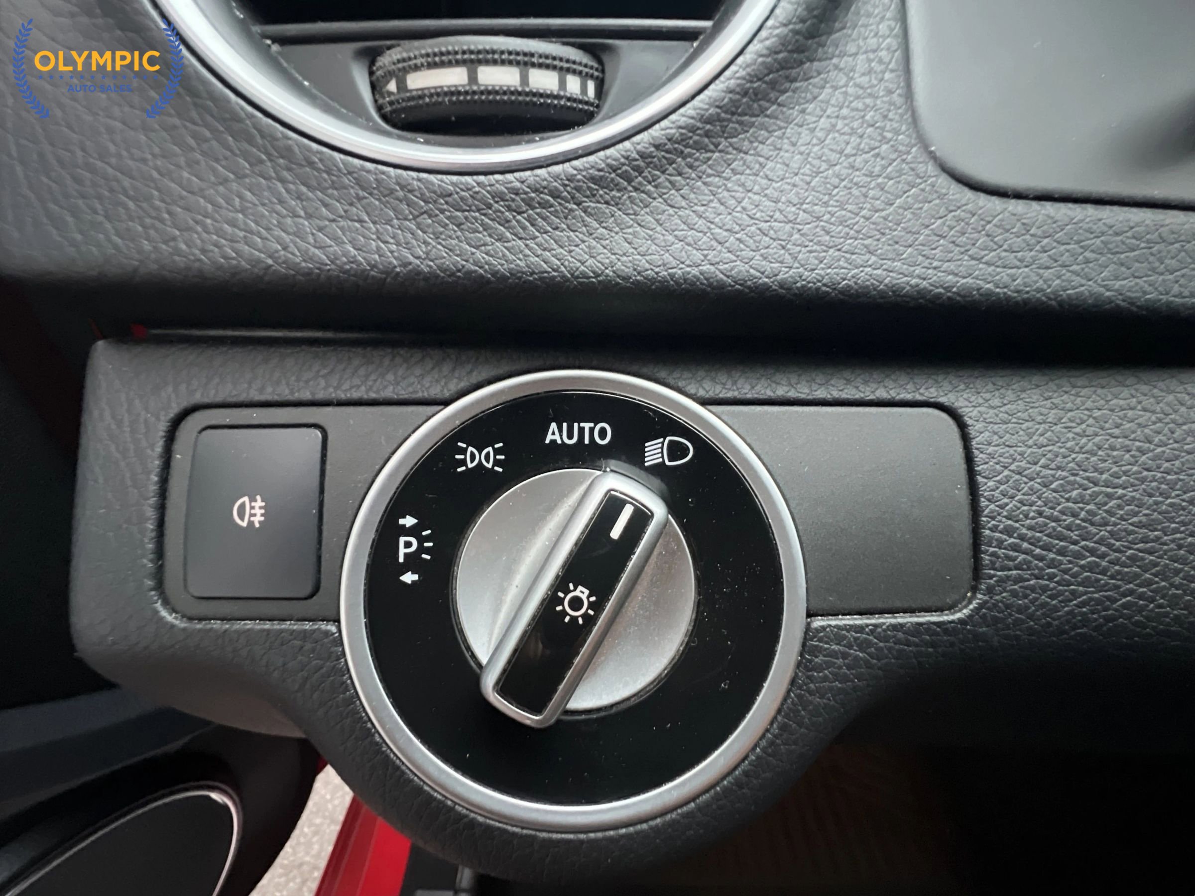 Used 2014 Mercedes-Benz C 250 Sedan w/ Premium 1 Package image 38