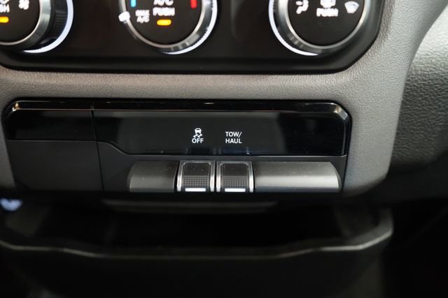 Used 2022 RAM 1500 Big Horn AWD/4WD image 35