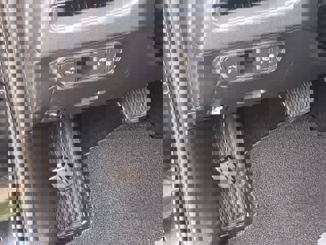 Used 2025 Kia K4 EX image 29