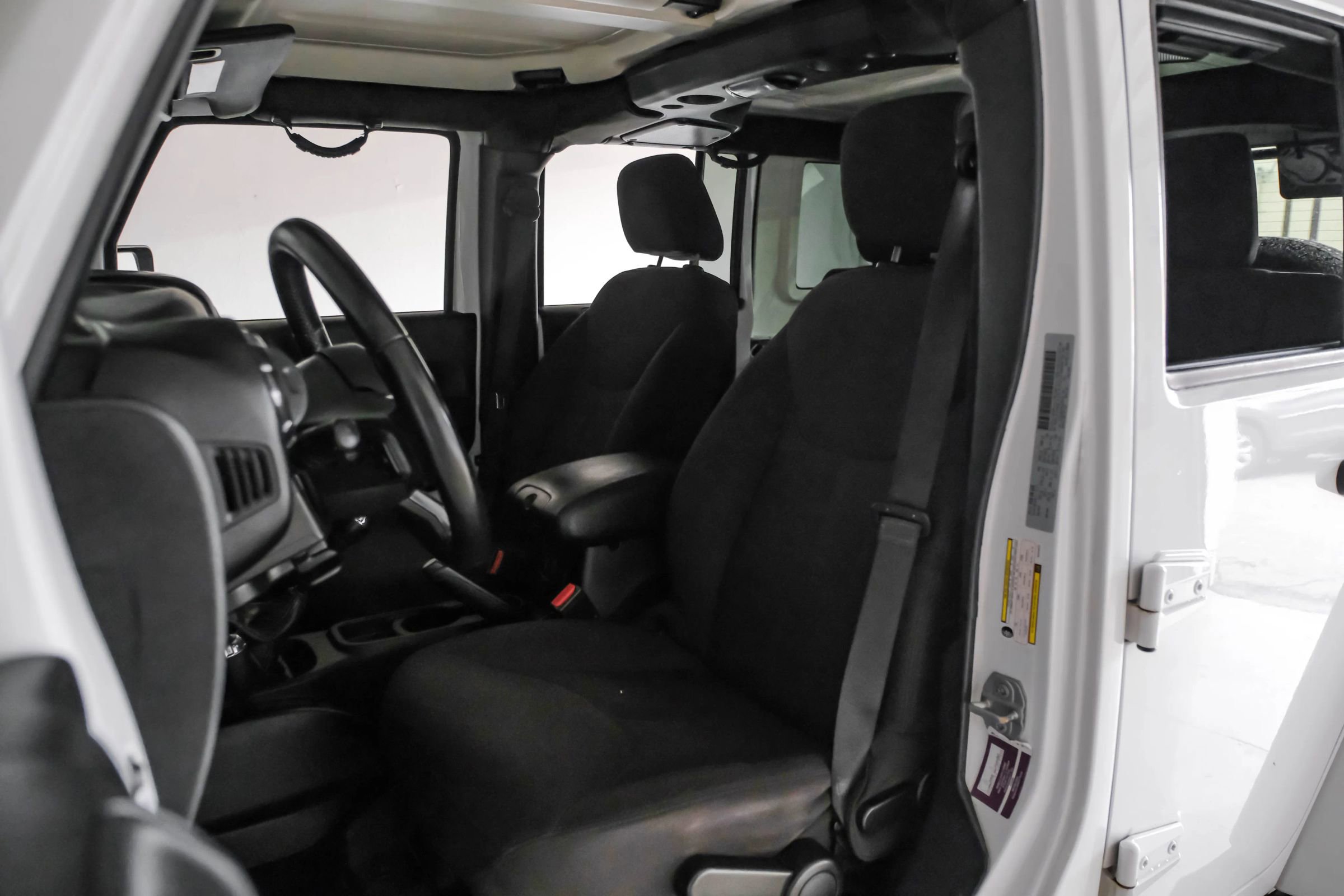 Used 2017 Jeep Wrangler Unlimited Sahara AWD/4WD image 24