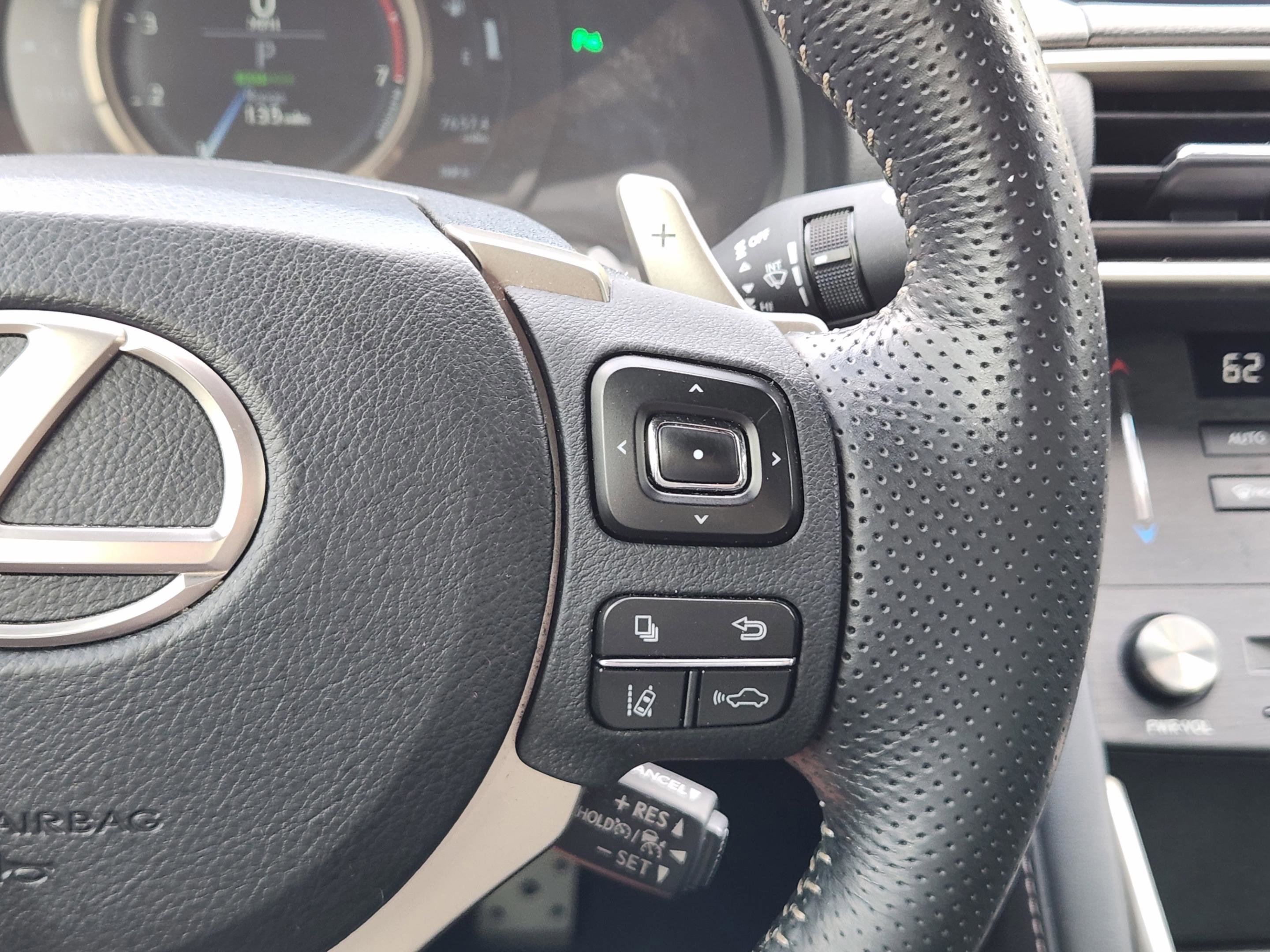 Used 2019 Lexus IS 300 F Sport w/ F Sport Package RWD image 13