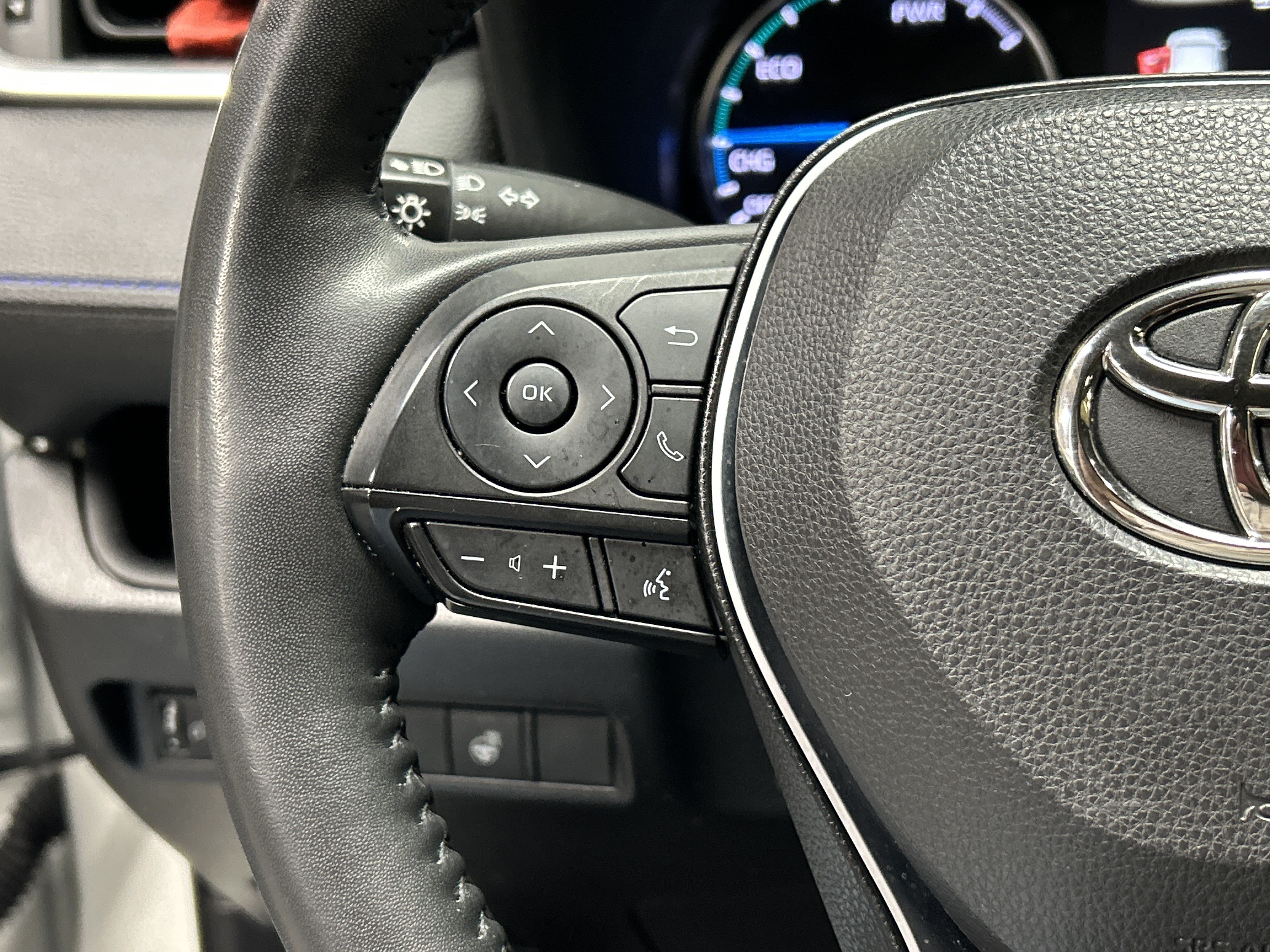 Used 2022 Toyota RAV4 SE AWD/4WD image 19