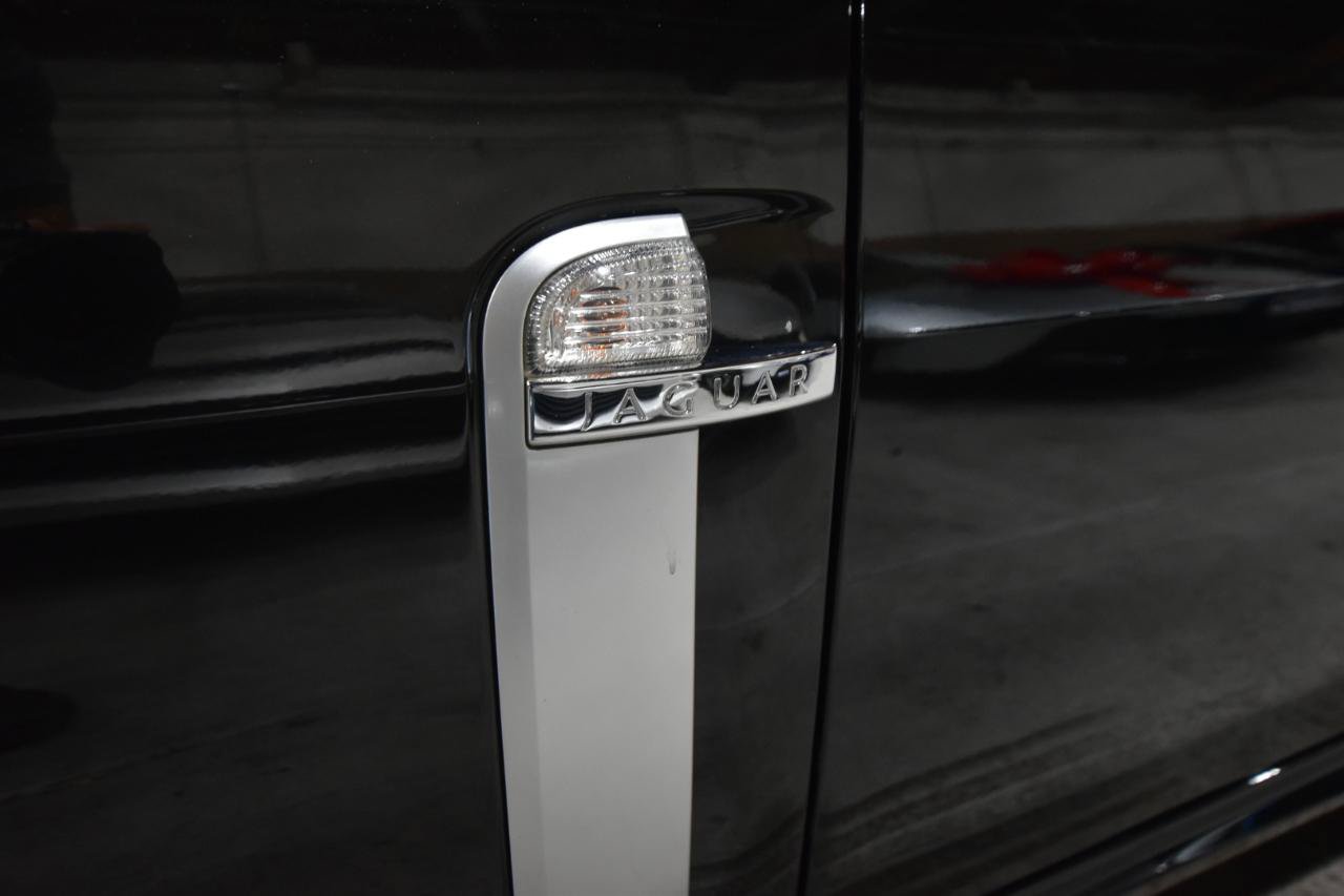 Used 2009 Jaguar XKR R RWD image 5