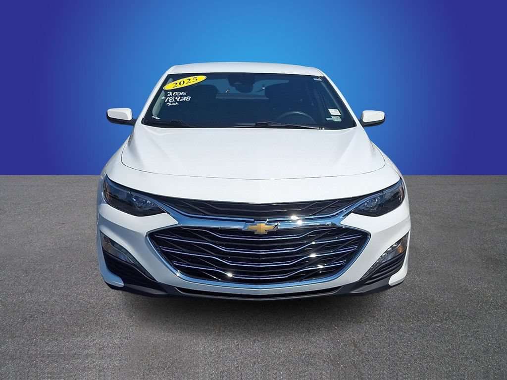 Used 2025 Chevrolet Malibu LT FWD image 2
