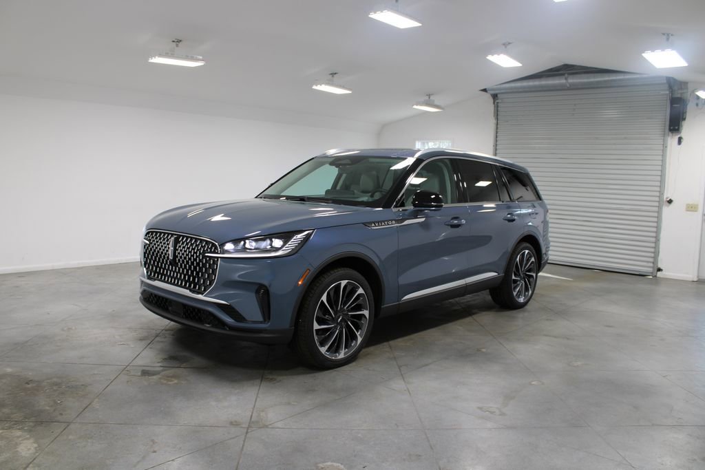 New 2026 Lincoln Aviator Reserve image 3