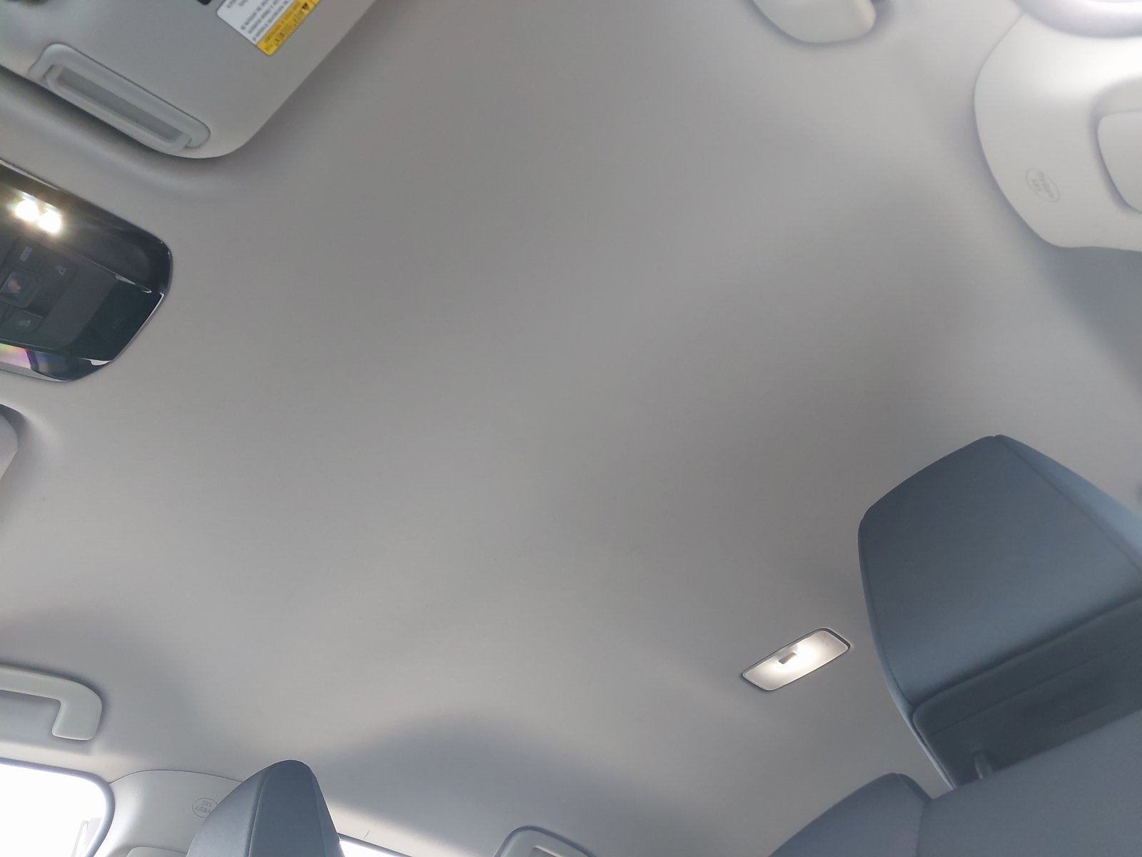 Used 2021 Toyota Venza LE image 30