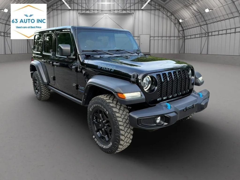 Used 2023 Jeep Wrangler Unlimited w/ Cold Weather Group AWD/4WD image 3