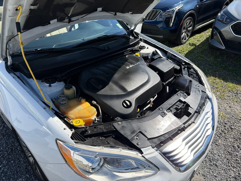 Used 2013 Chrysler 200 Limited FWD image 29