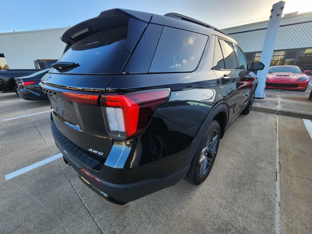 Used 2025 Ford Explorer ST-Line w/ ST-Line Street Pack AWD/4WD image 4