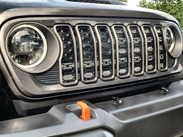 Used 2024 Jeep Gladiator Mojave w/ Safety Group AWD/4WD image 45