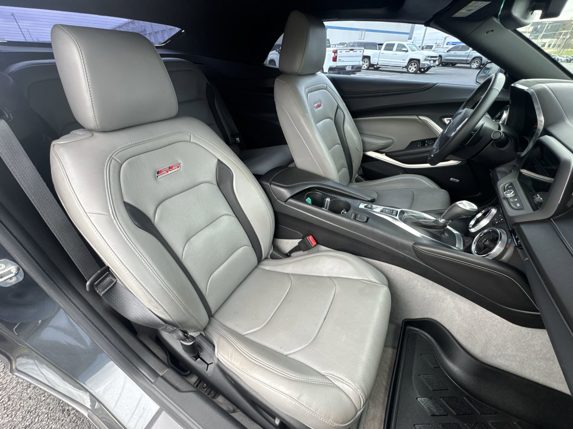 Used 2018 Chevrolet Camaro SS image 24