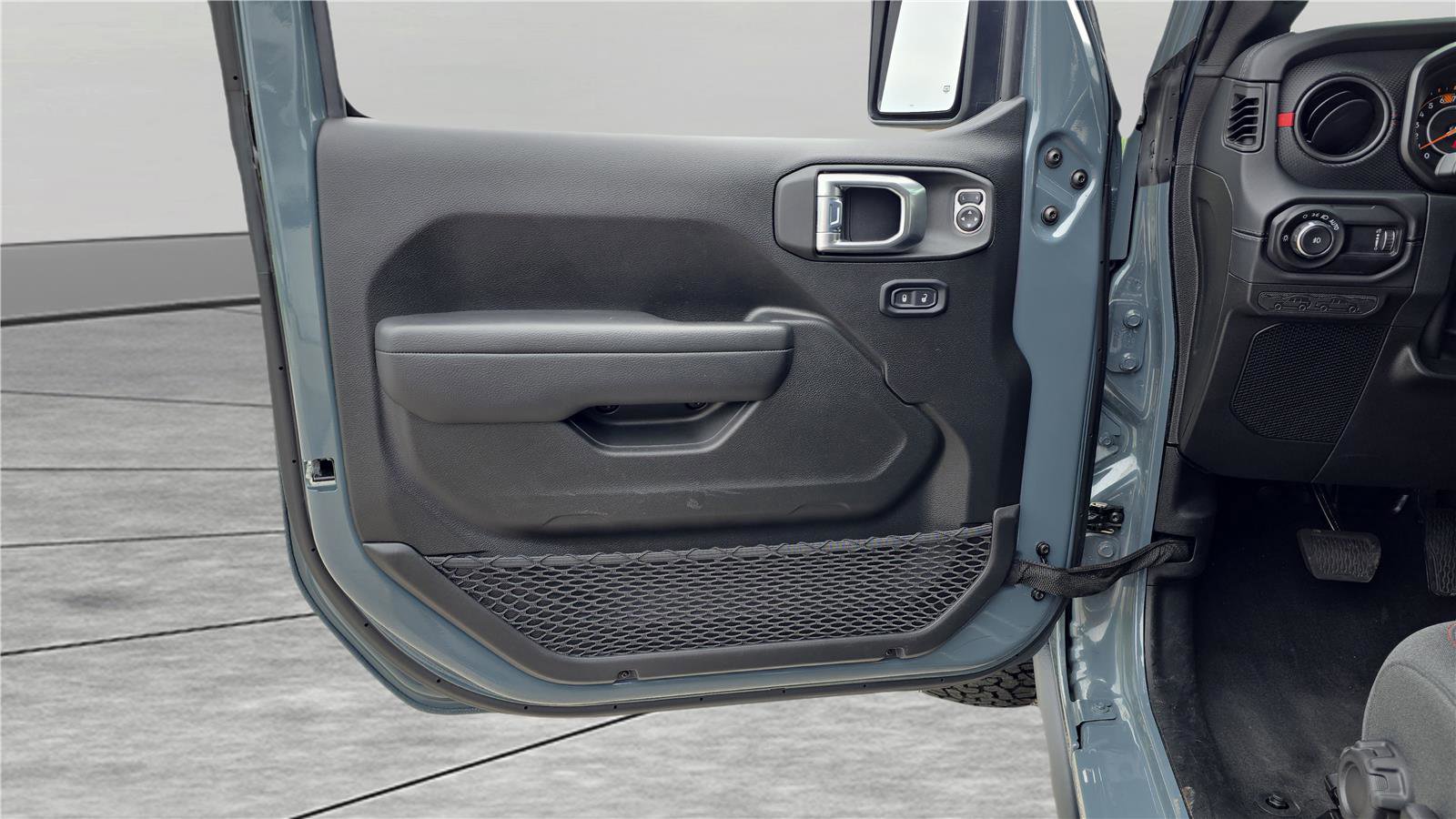 Used 2026 Jeep Wrangler Unlimited Rubicon AWD/4WD image 12