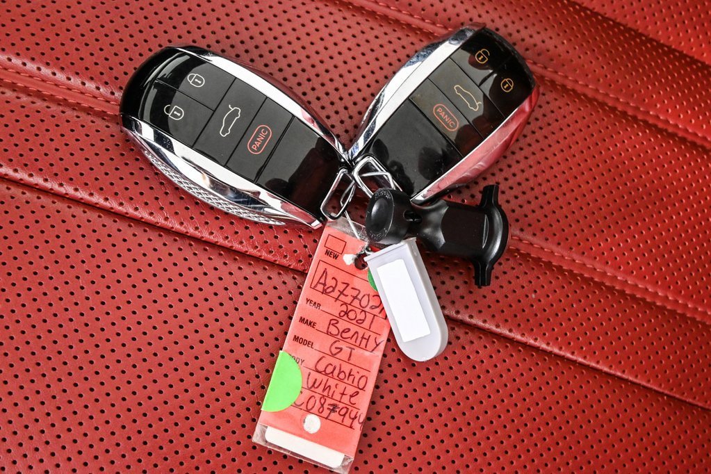 Used 2021 Bentley Continental GT image 32