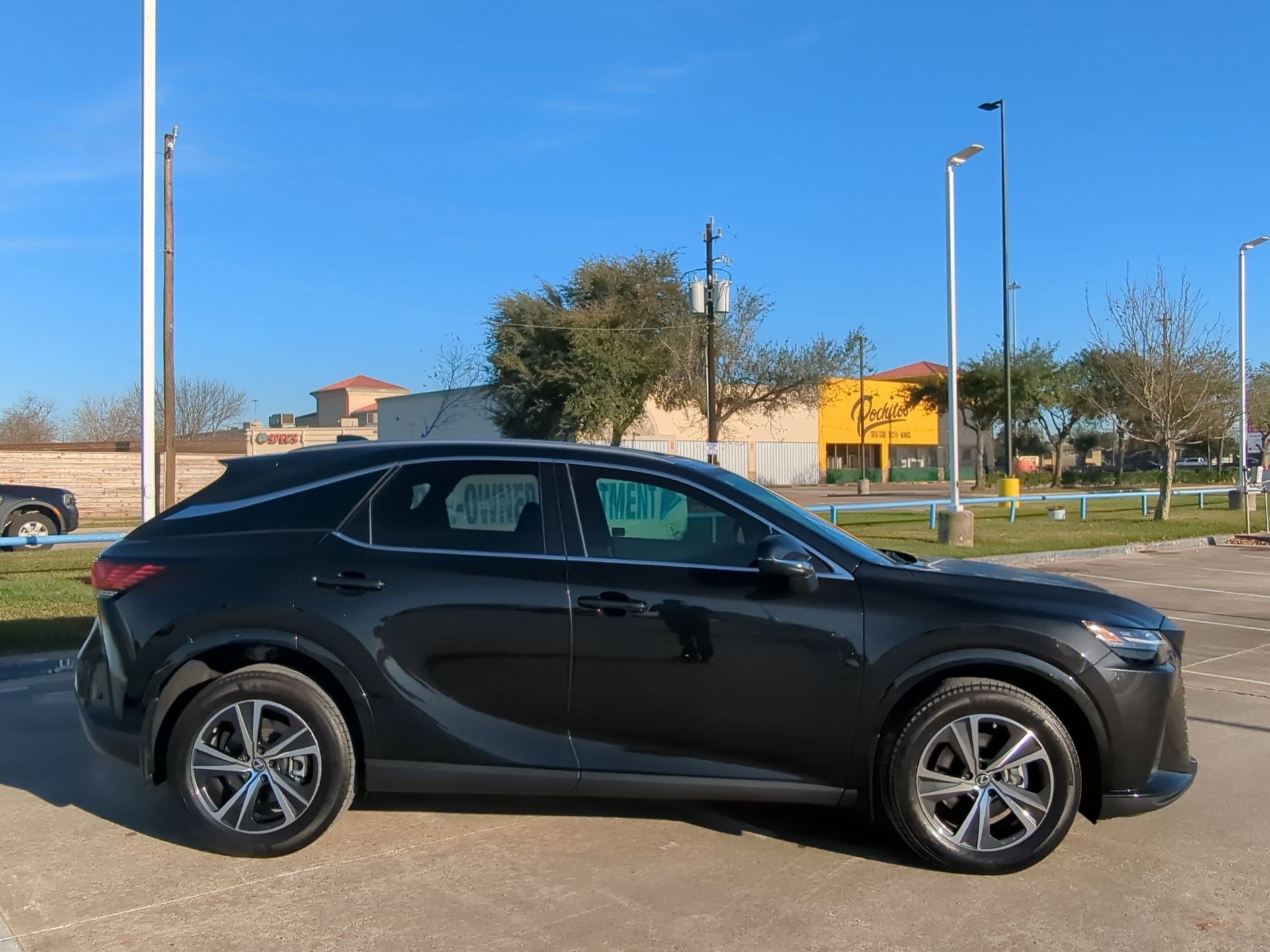 Used 2024 Lexus RX 350 Premium w/ Accessory Package (Z1) image 2