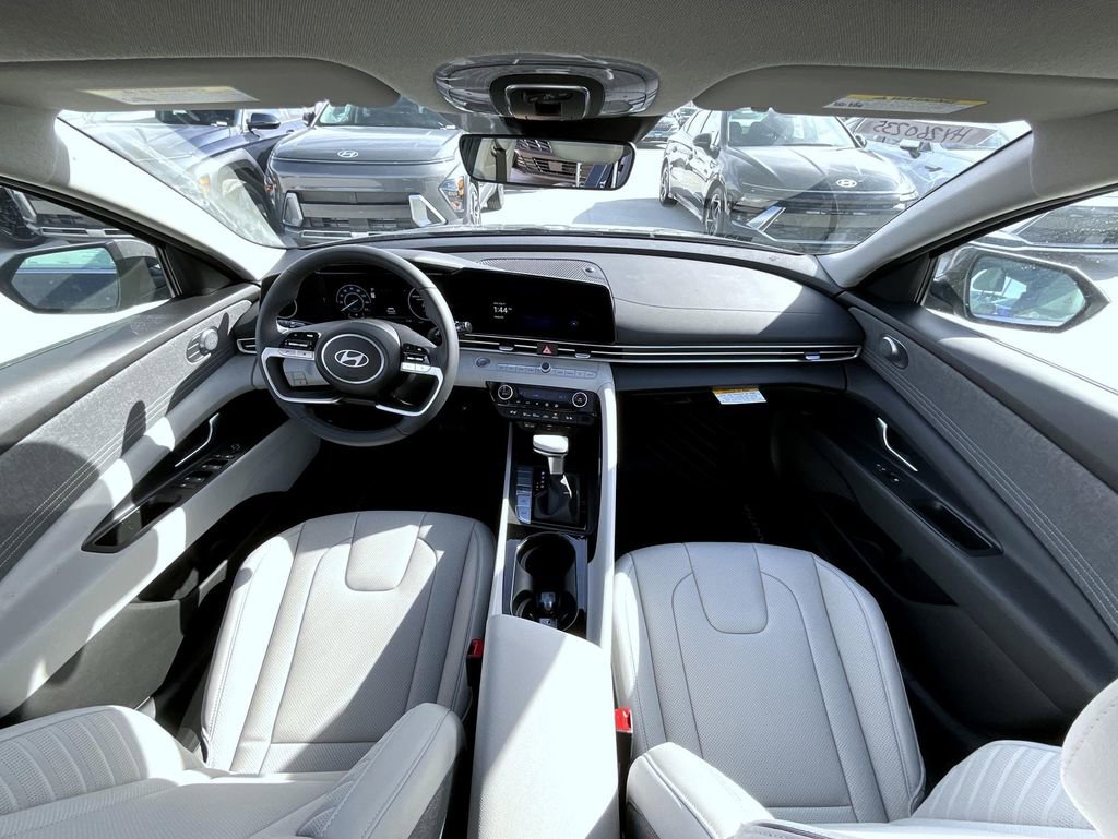 New 2026 Hyundai Elantra Limited image 12