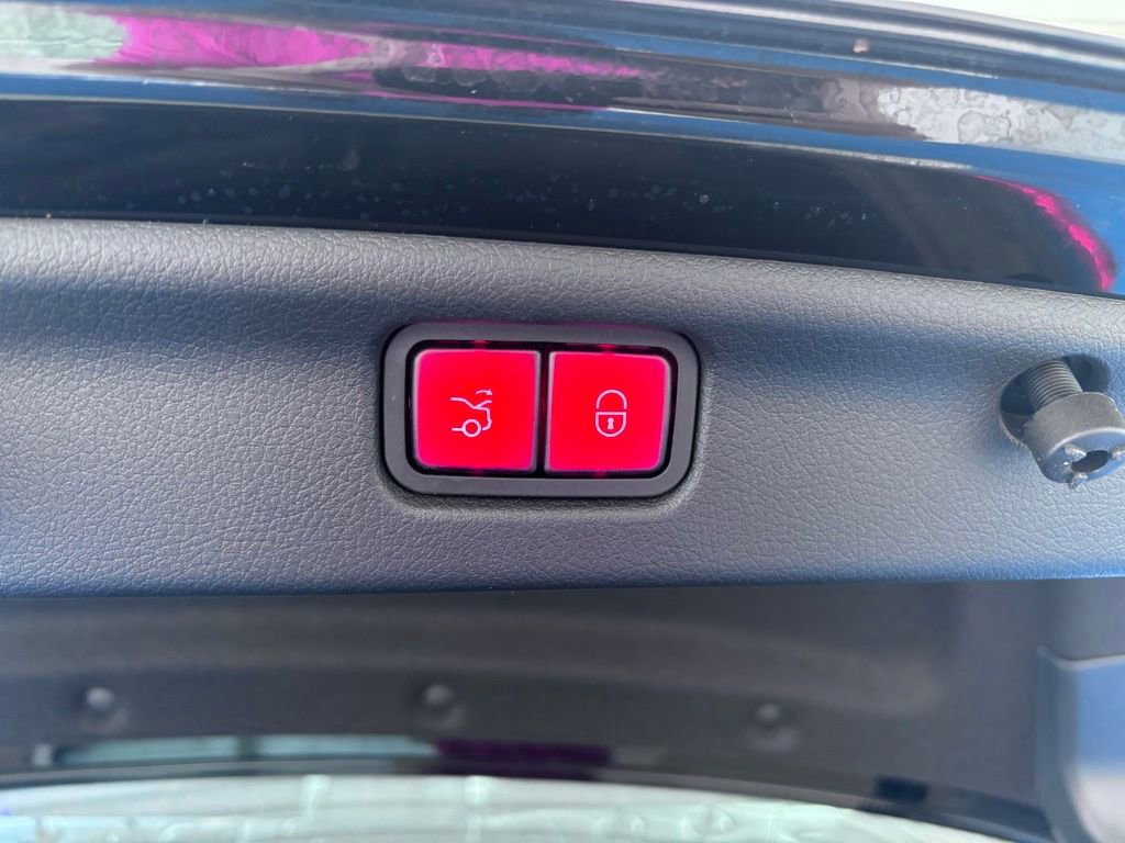 Used 2022 Mercedes-Benz C 300 4MATIC Sedan image 13