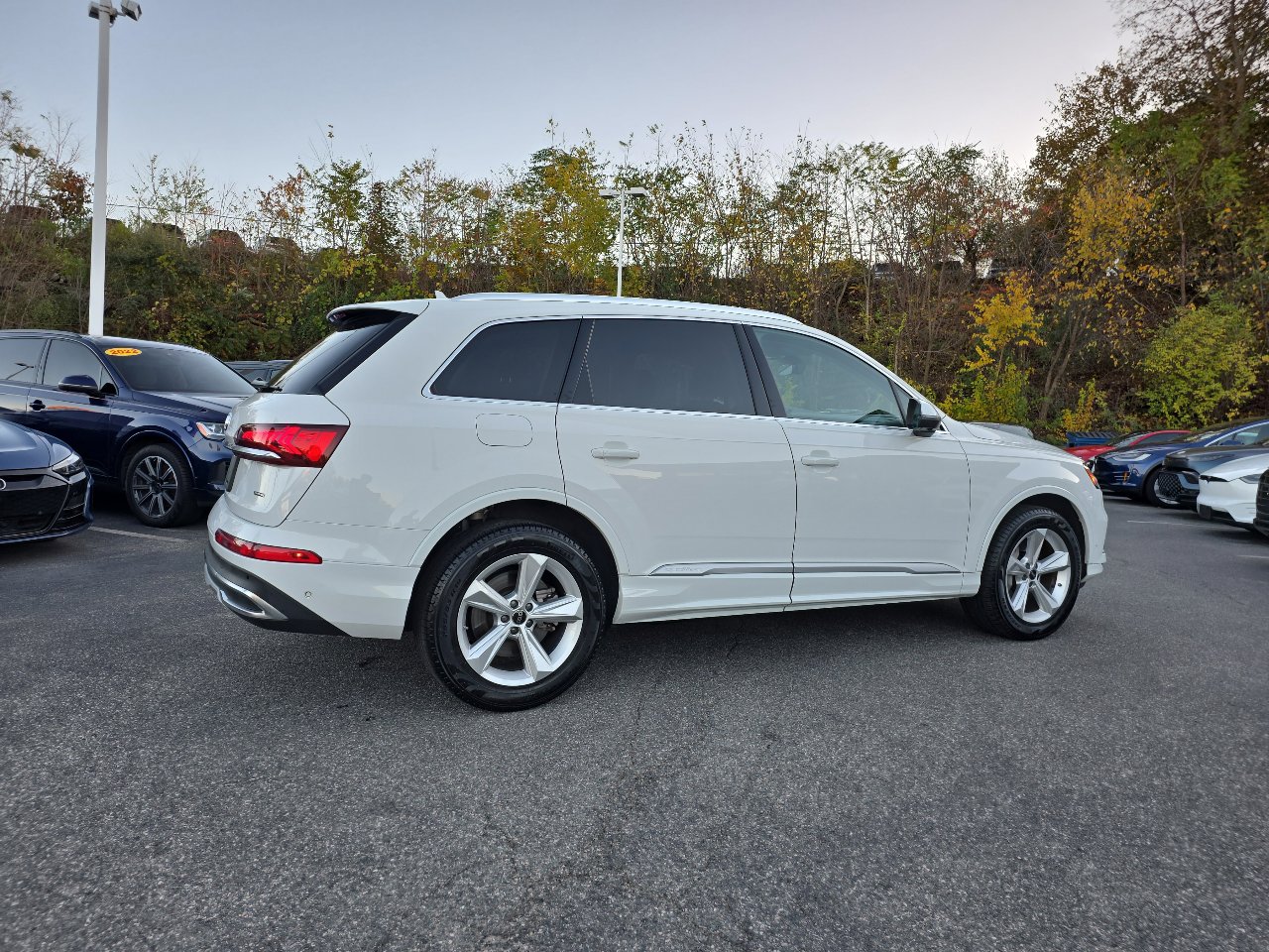 Used 2023 Audi Q7 2.0T Premium w/ Convenience Package image 17