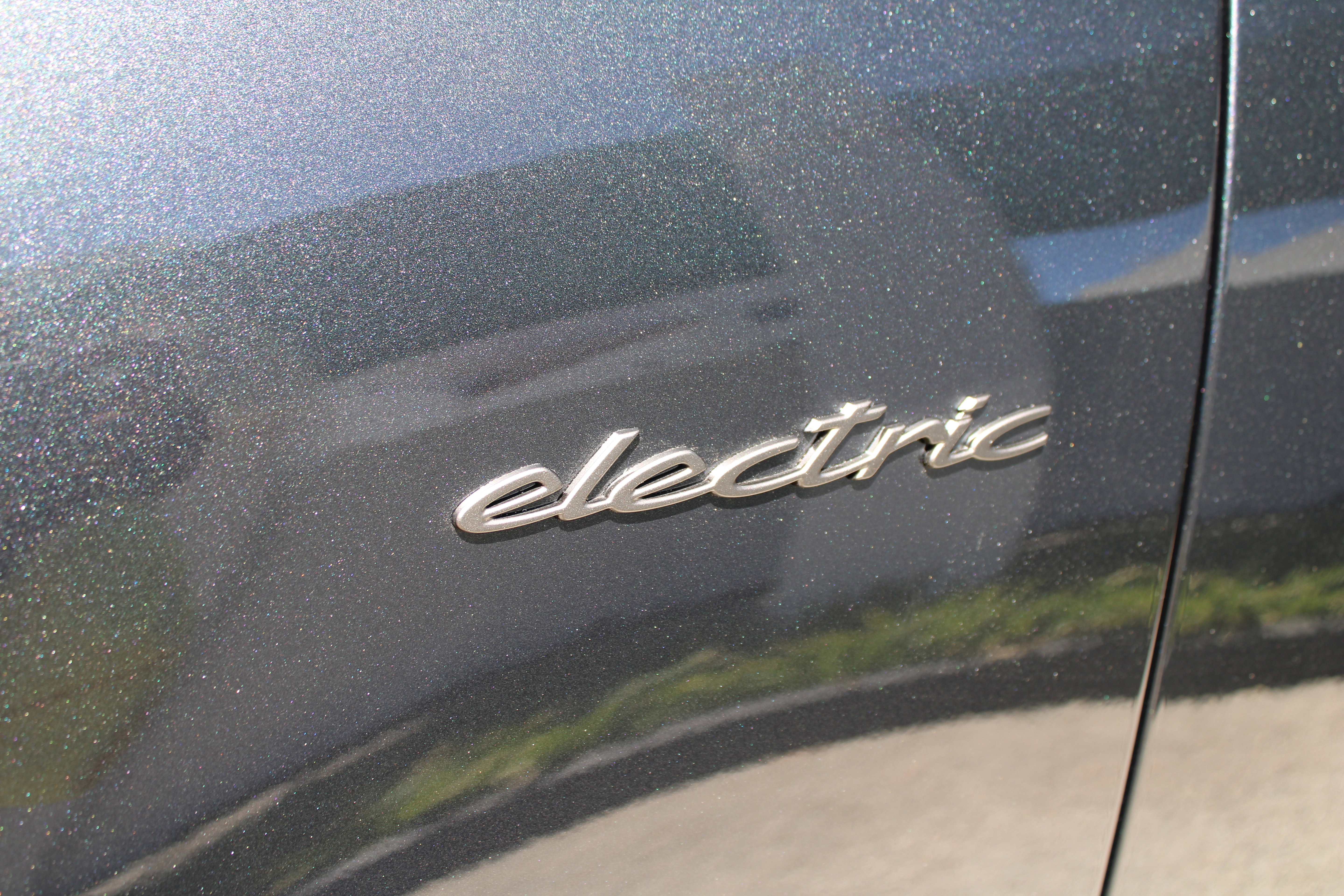 New 2025 Porsche Macan Turbo Electric image 14