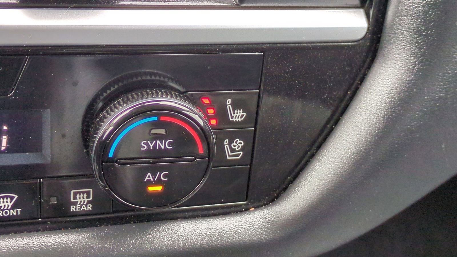 Used 2022 Nissan Pathfinder Platinum w/ Cargo Package image 35