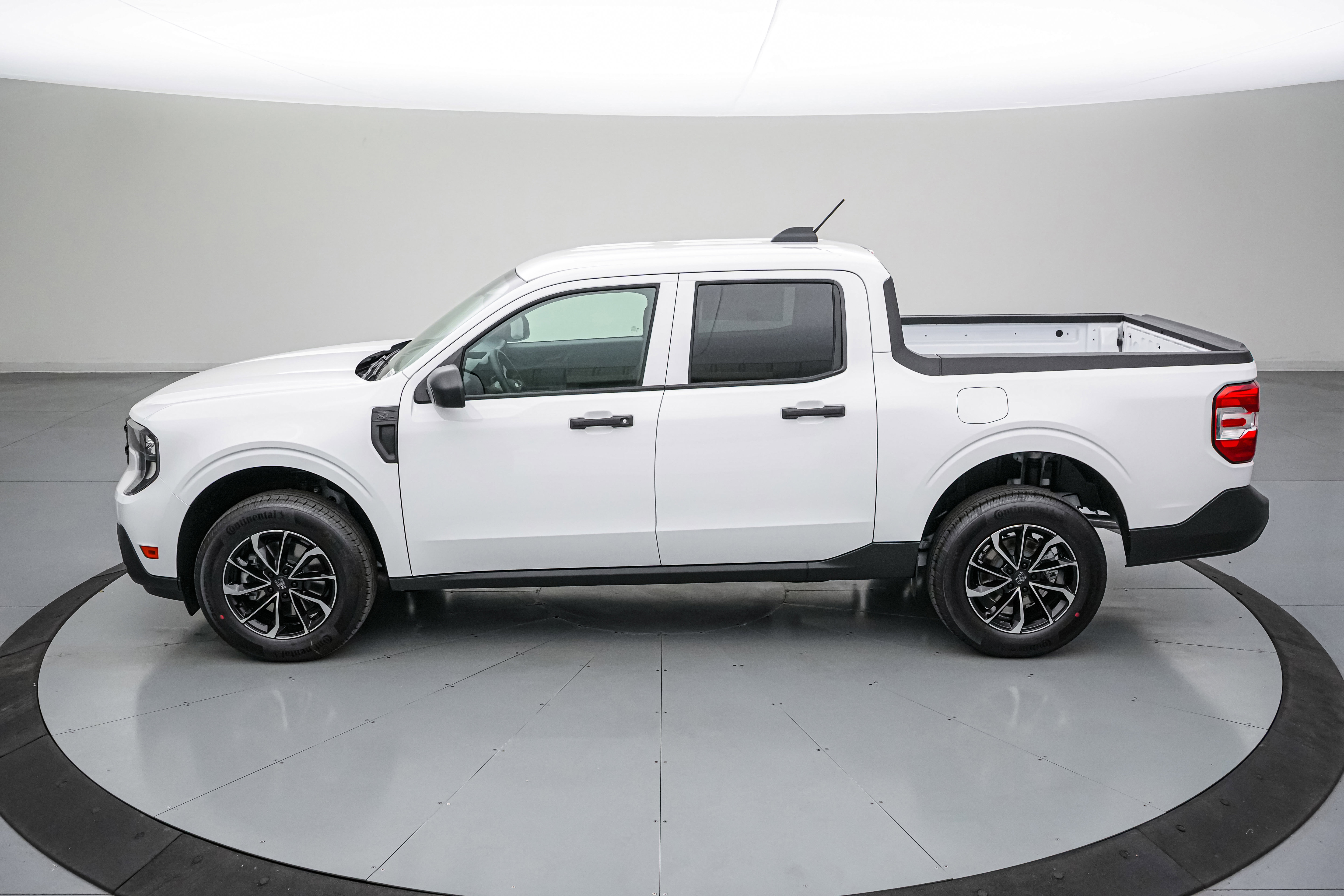 New 2026 Ford Maverick XL FWD image 9
