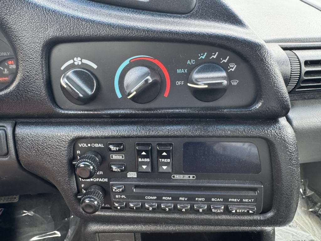 Used 1995 Chevrolet Camaro Z28 RWD image 9