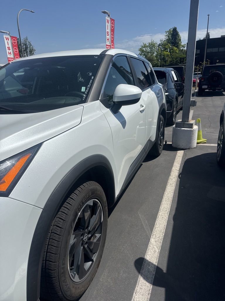 Certified 2024 Nissan Rogue SV FWD image 2