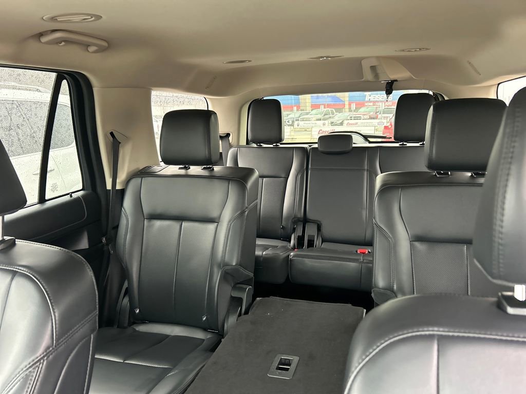 Used 2024 Ford Expedition XLT image 32