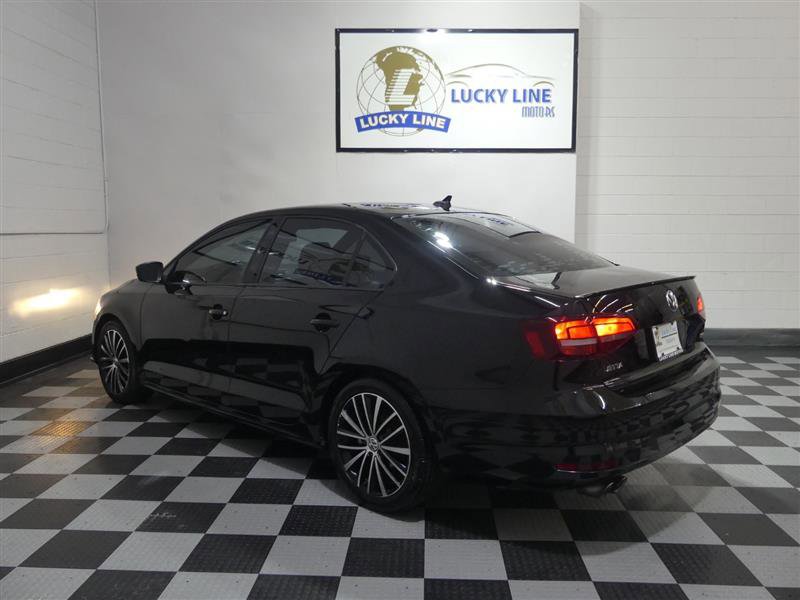 Used 2016 Volkswagen Jetta Sport image 10