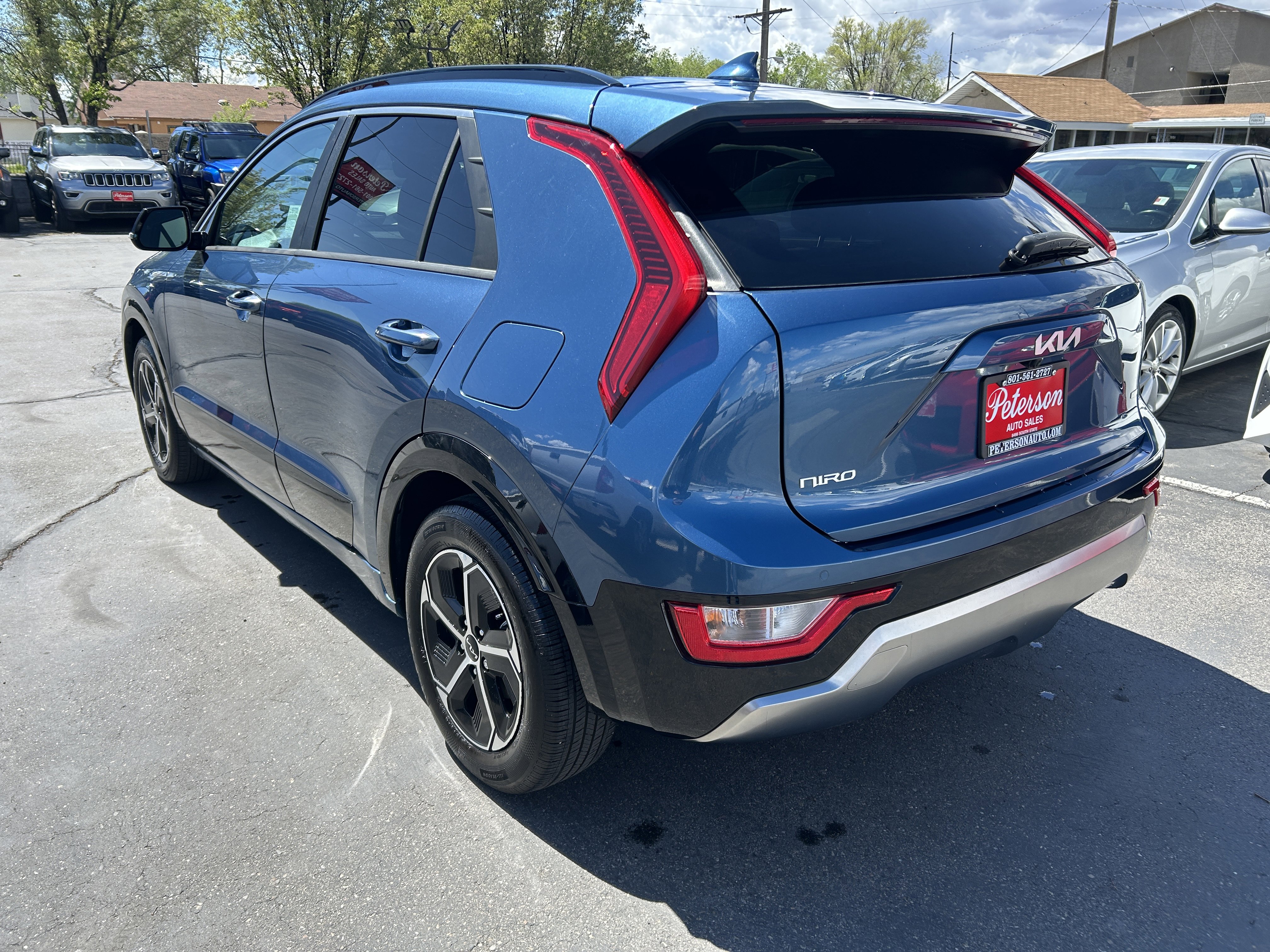 Used 2024 Kia Niro SX image 6