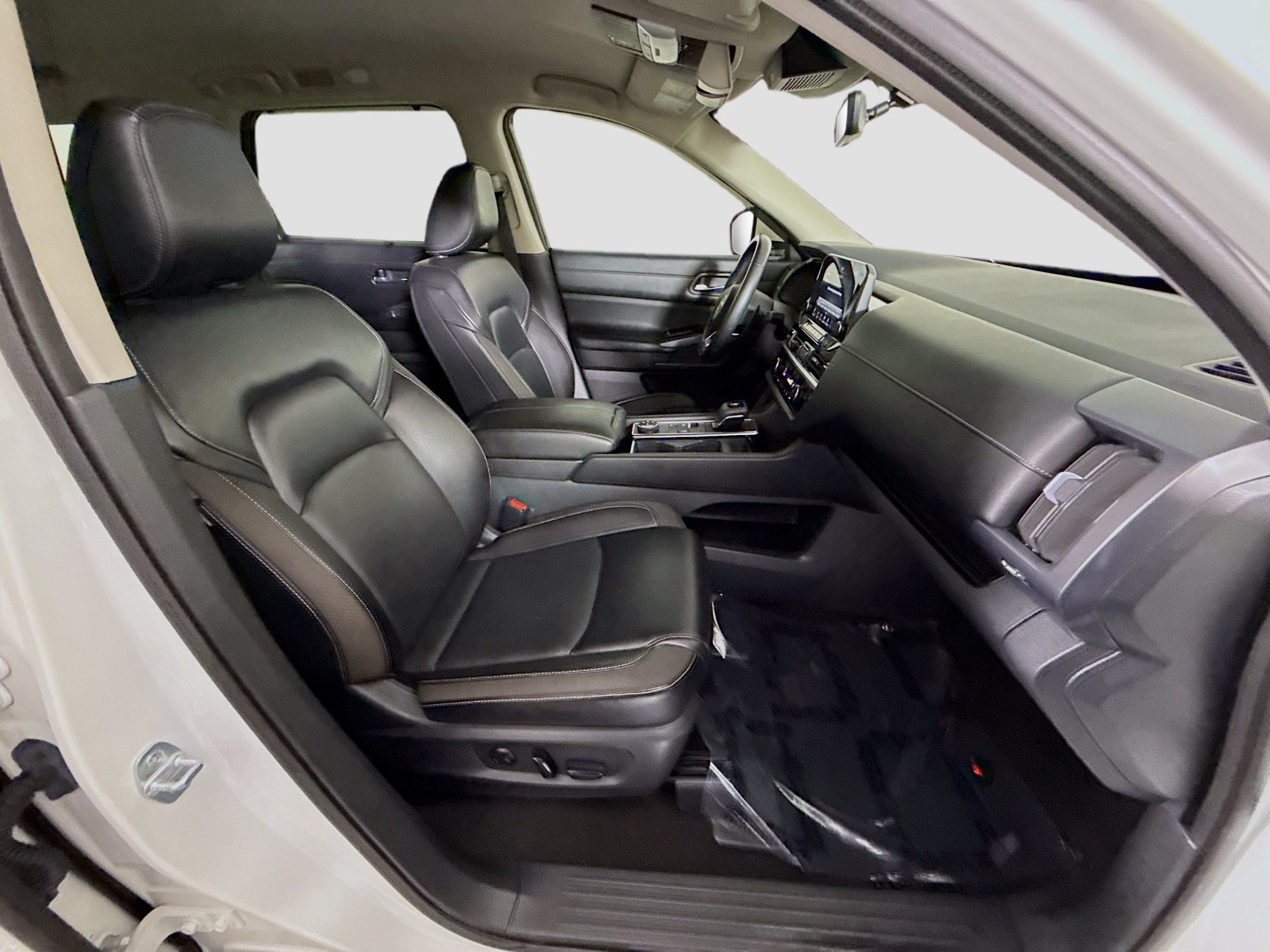 Used 2023 Nissan Pathfinder SL AWD/4WD image 29