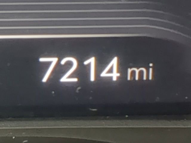 Used 2023 Genesis G70 2.0T image 31