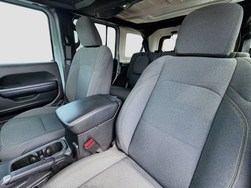 Used 2024 Jeep Wrangler Unlimited AWD/4WD image 11