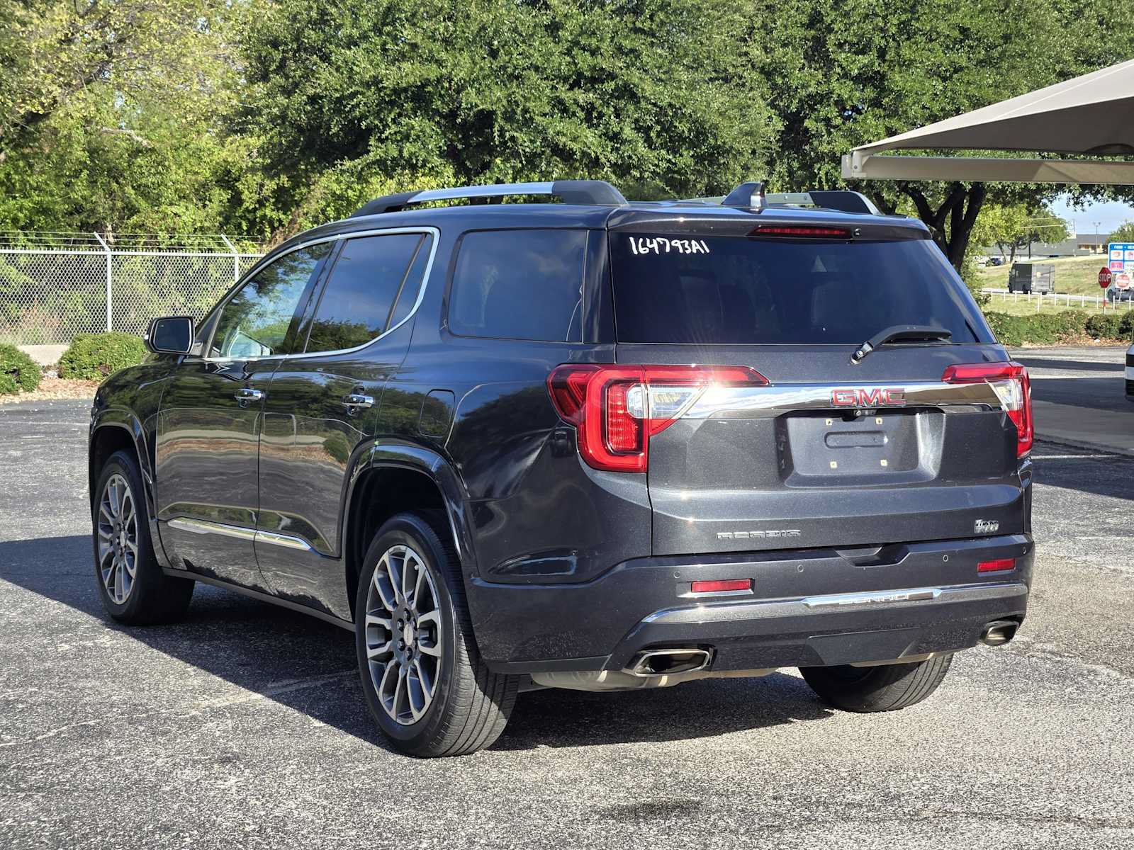 Certified 2021 GMC Acadia Denali w/ Denali Technology Package FWD image 6